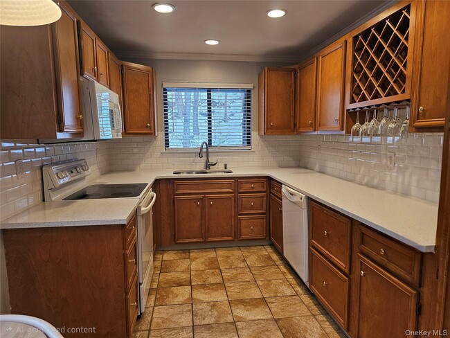 Building Photo - 3 Briarcliff Dr S