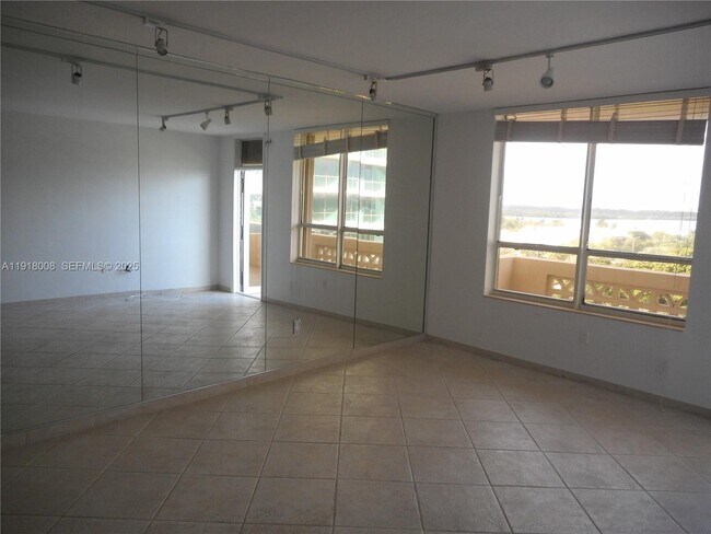 Building Photo - 10185 Collins Ave