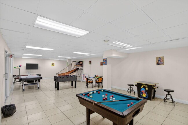 Building Photo - 111 Briny Ave