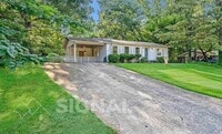 Building Photo - 264 Garden Dr