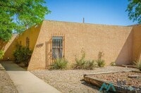 Building Photo - 1009 W Poe St