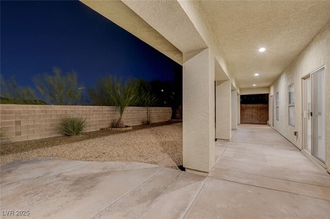 Building Photo - 1068 Riddle Glen St