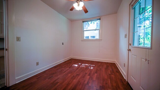 Building Photo - 412 N Carroll St