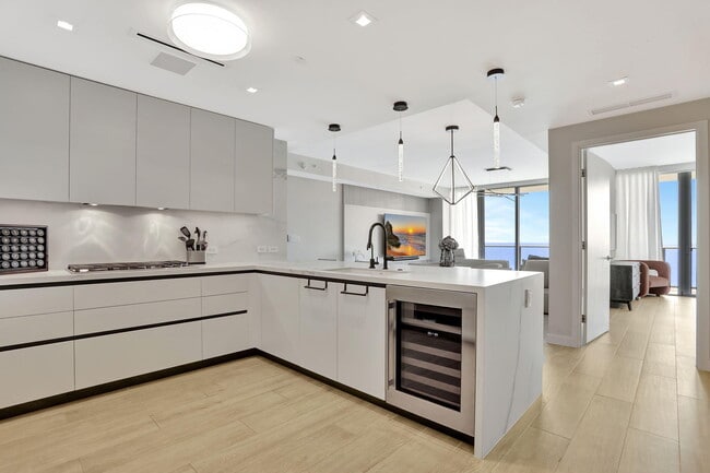 Building Photo - 1116 N Ocean Blvd