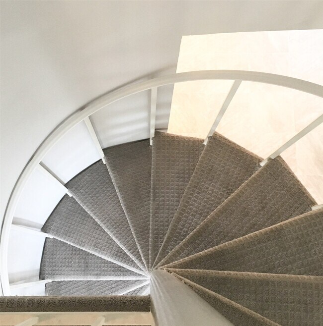 Building Photo - 5515 Strack Rd