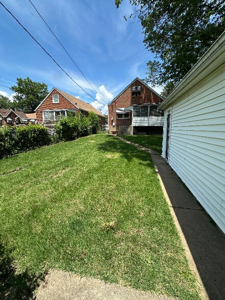 Building Photo - 1652 Grape Ave