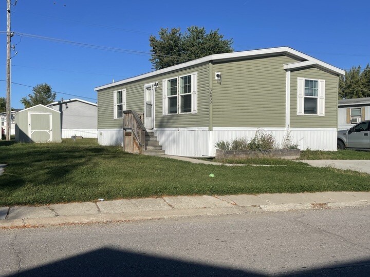 Building Photo - 38033 Ducharme Dr