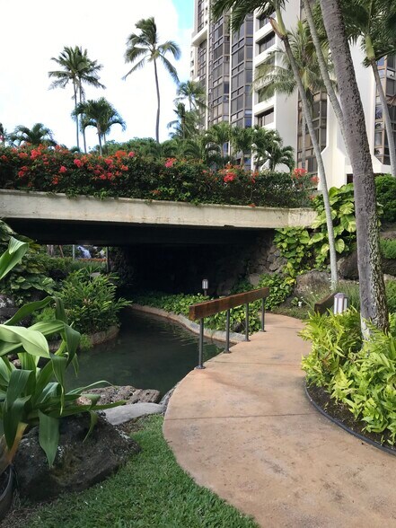 Building Photo - 501 Hahaione St