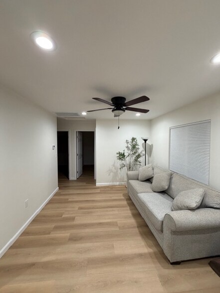 Building Photo - 823 E Cypress St