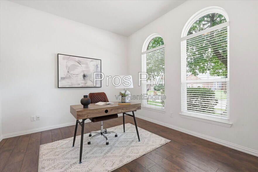 Building Photo - 2432 Chesterwood Dr