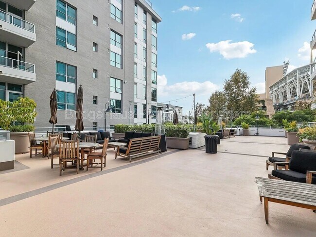 Building Photo - 206 Park Blvd