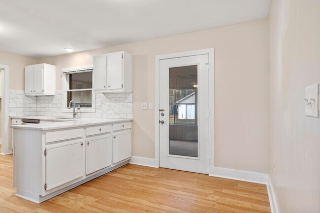 Building Photo - 298 Summerset Ln