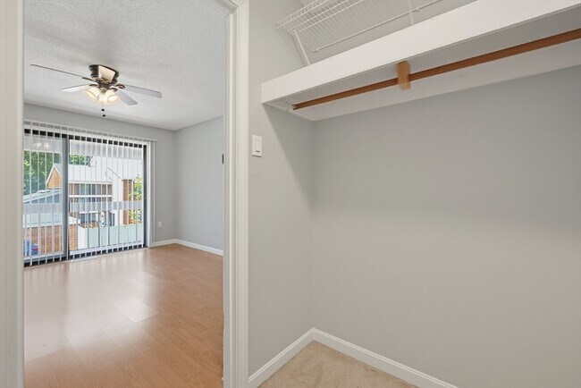 Building Photo - 167 Greenbrook Dr