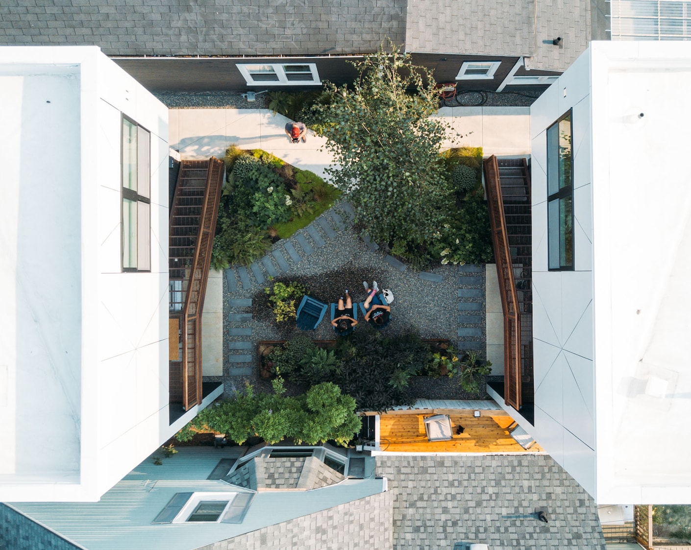 Courtyard view from above - 636 North Prospect Street