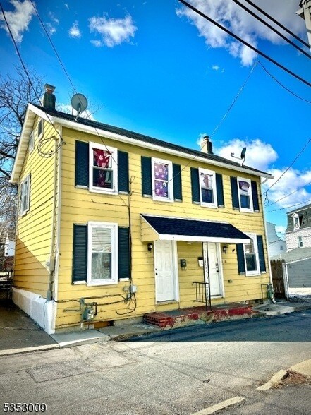 Building Photo - 10 Cedar Alley