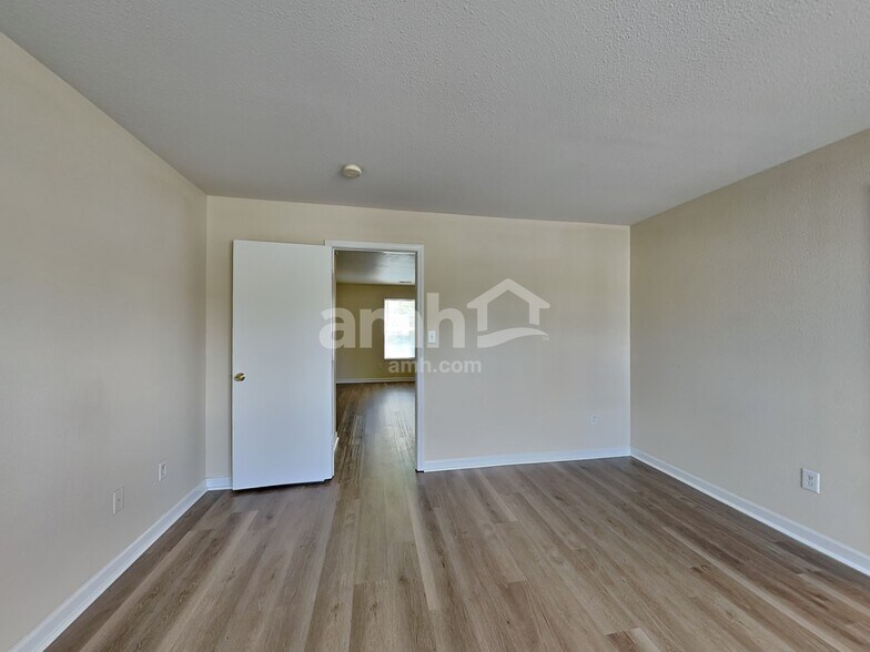 Building Photo - 4007 Steelewater Way