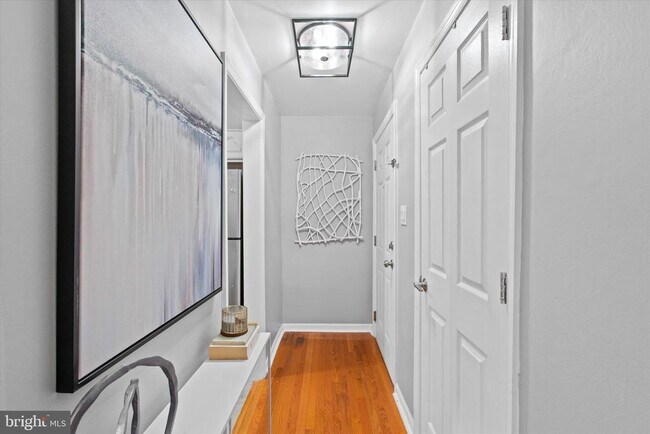 Building Photo - 3332 Spring Ln