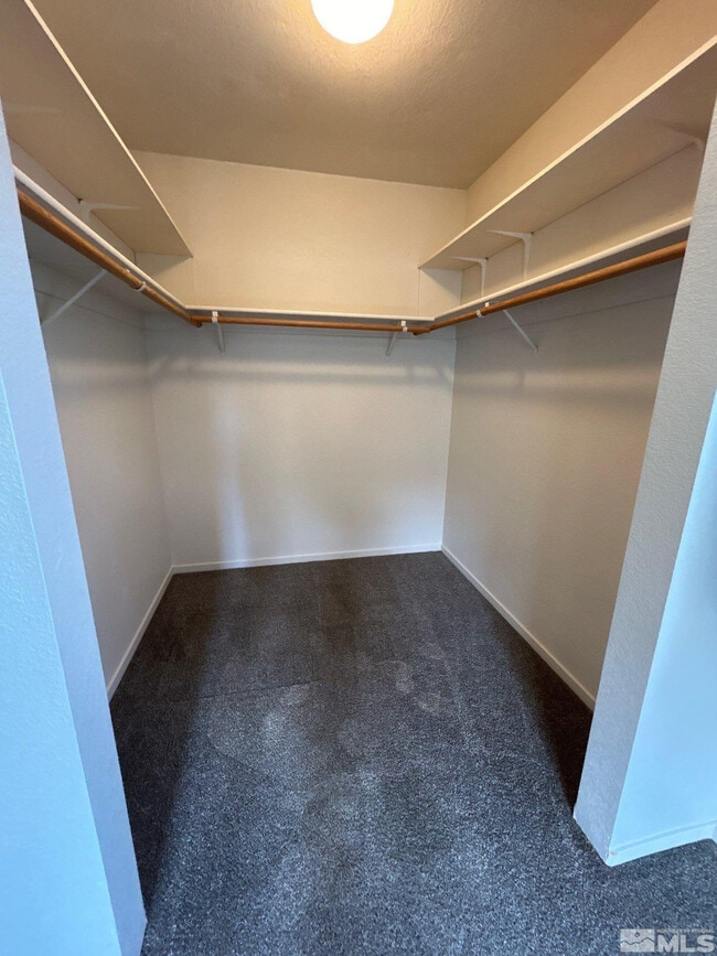 Building Photo - 4918 Bayridge Ln