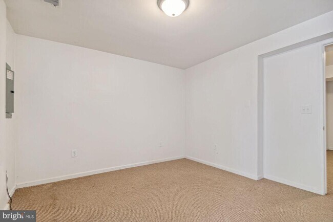 Building Photo - 2849 Schoolhouse Cir