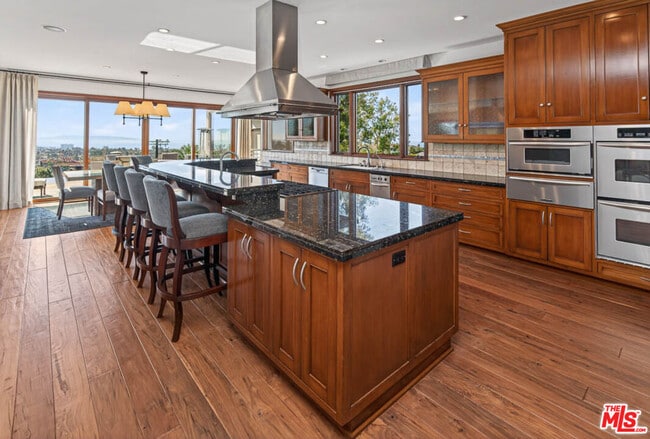 Building Photo - 1120 El Medio Ave