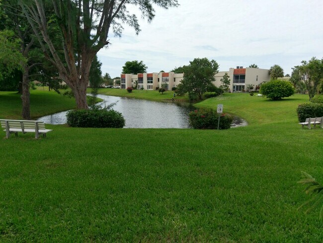 Building Photo - 829 Camino Rd