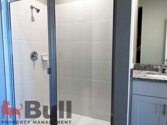 Building Photo - 590 Amadoras Wy