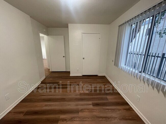 Building Photo - 345 Stepney St