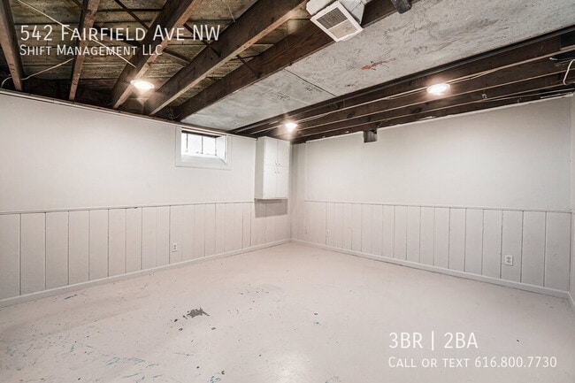Building Photo - 542 Fairfield Ave NW