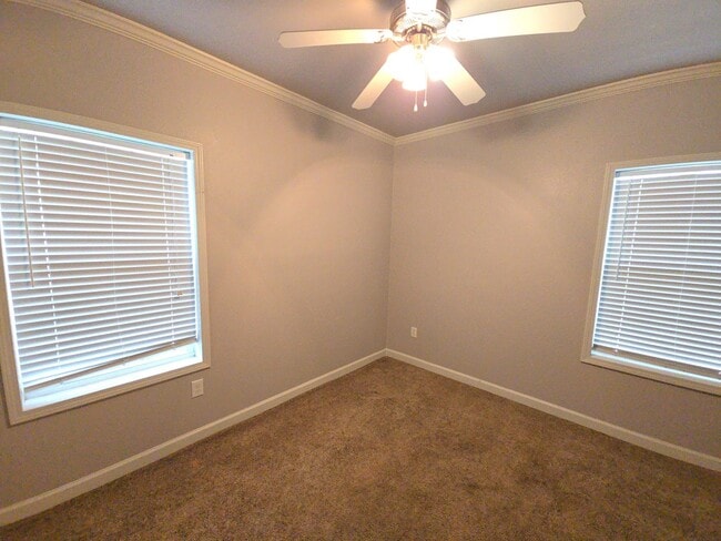 Building Photo - 2607 Virginia Ave