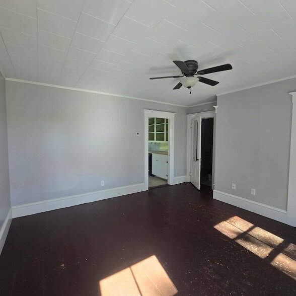 Building Photo - 230-232 Spruce Ln Ext