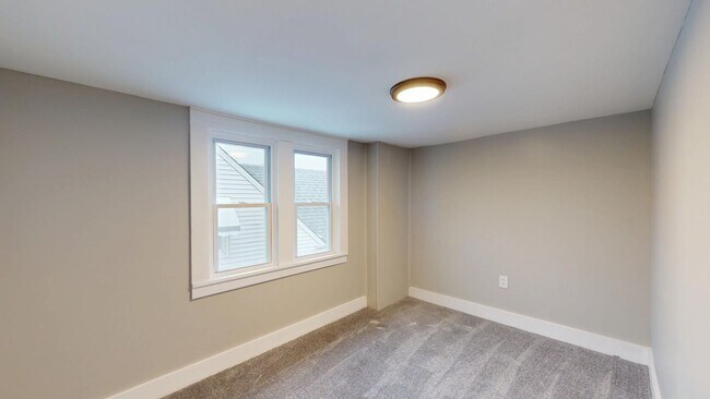 Building Photo - Old Brooklyn Area - 3 Bedrooms - Single Fa...