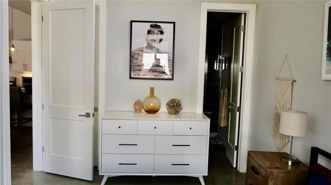 Building Photo - 1131 Mason Ave