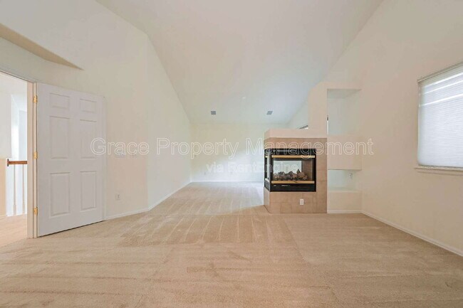 Building Photo - 10376 Dunsford Dr