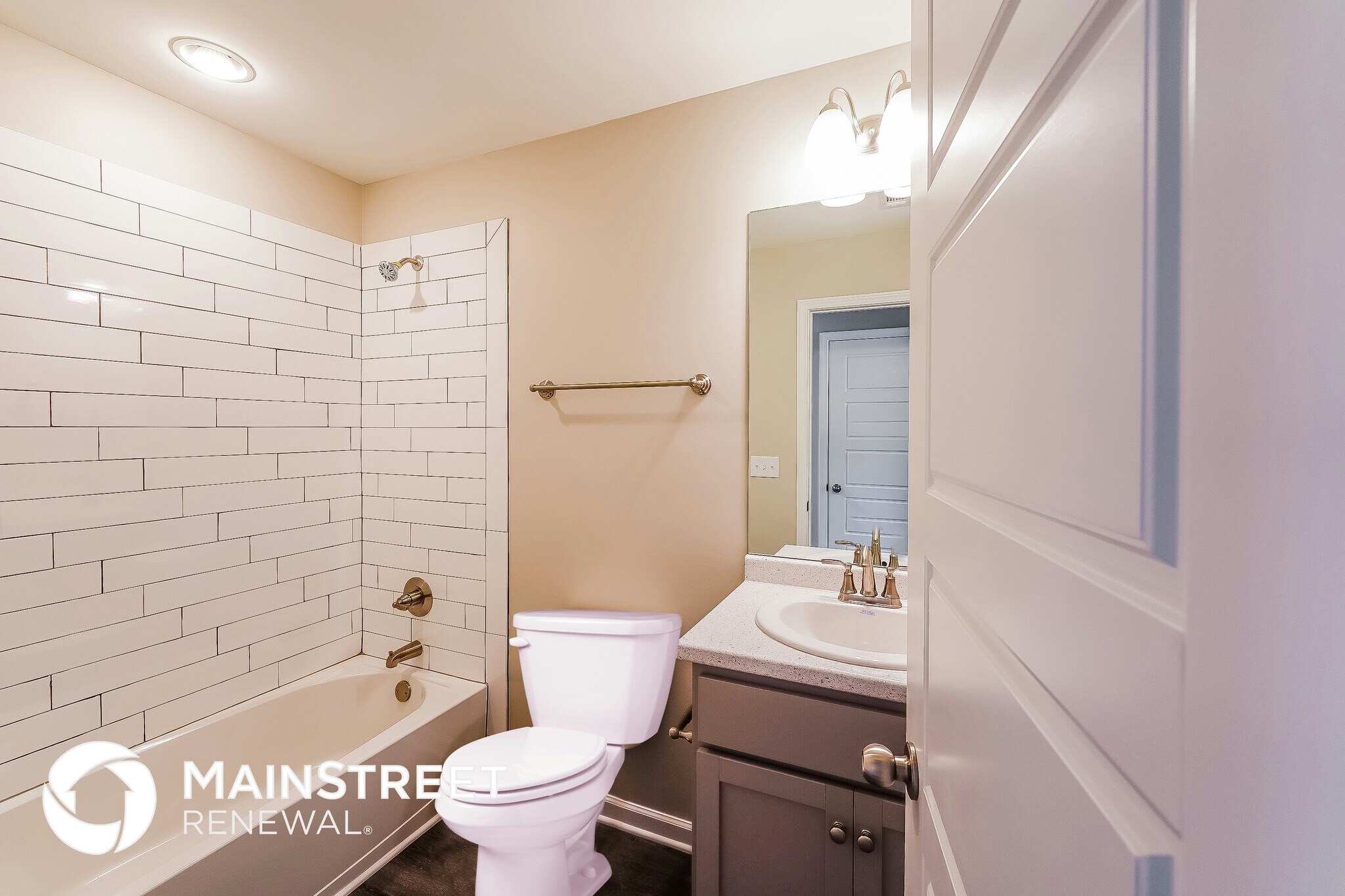 Building Photo - 2554 Summit Park Rd