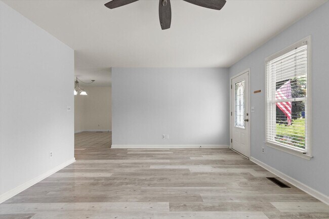 Building Photo - Great location in Five Points Area!