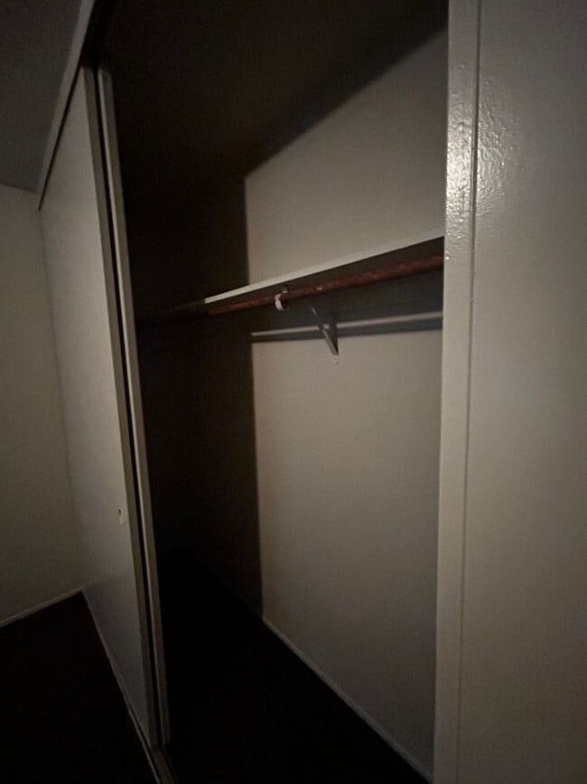 Building Photo - 333 Poplar St