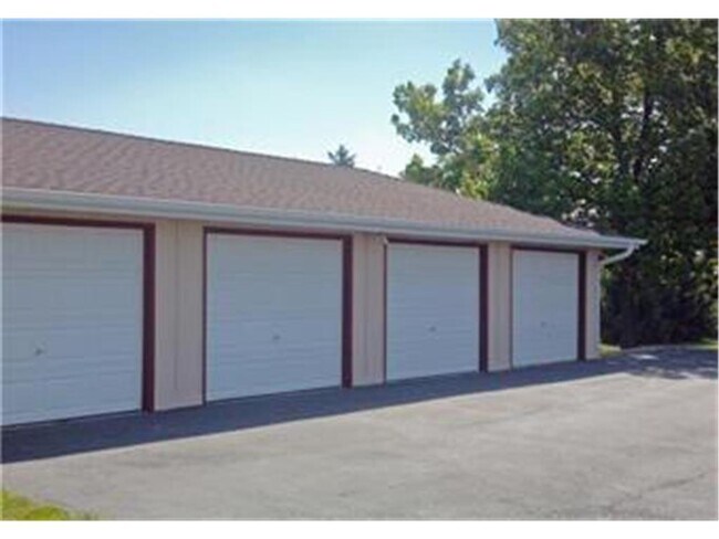 Building Photo - 1325 Henry St