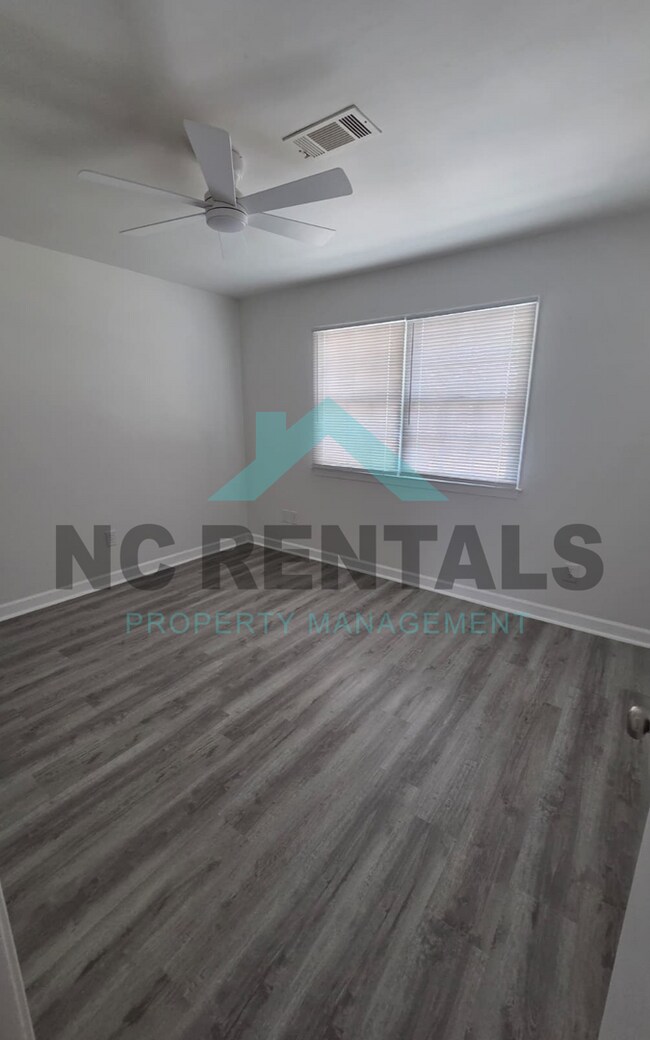 Building Photo - 2300 Carlford Rd