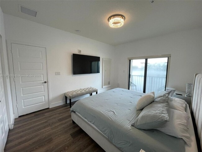 Building Photo - 4670 NW 84th Ave