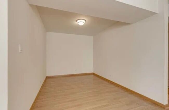 Building Photo - 315 E Valley Ln