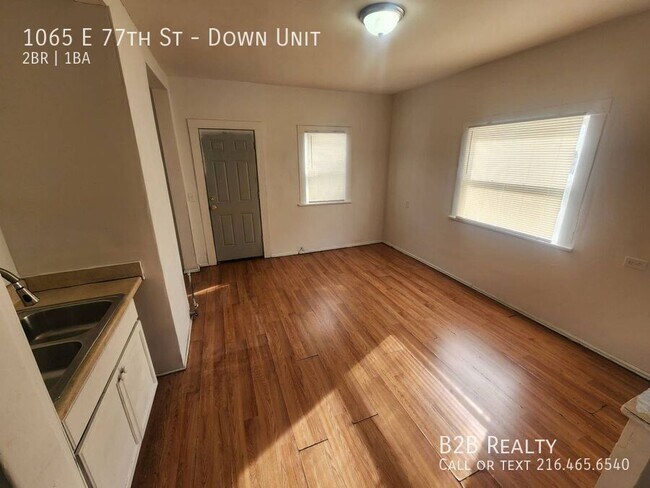 Building Photo - 1065 E 77th St