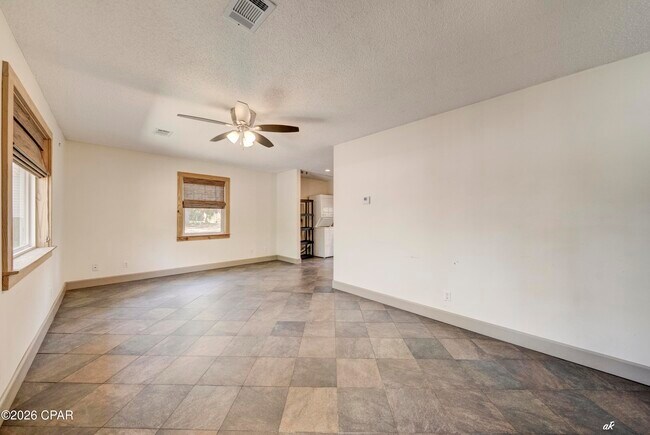 Building Photo - 1617 Drummond Ave