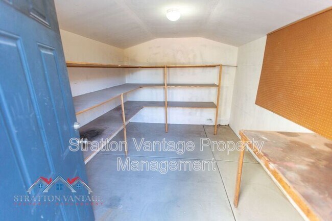 Building Photo - 16627 W McKinley St