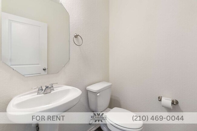 Building Photo - 2022 Home Near Lackland | 2,058 Sq Ft | Office/Study | Community Pool | Pet Friendly
