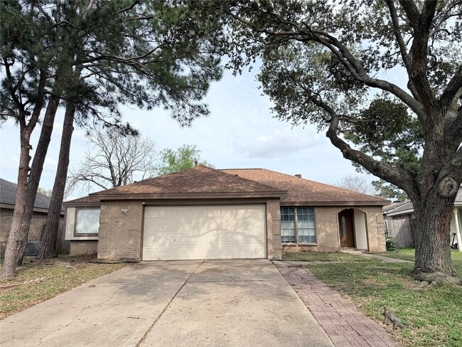 Building Photo - 5310 Park Shore Dr