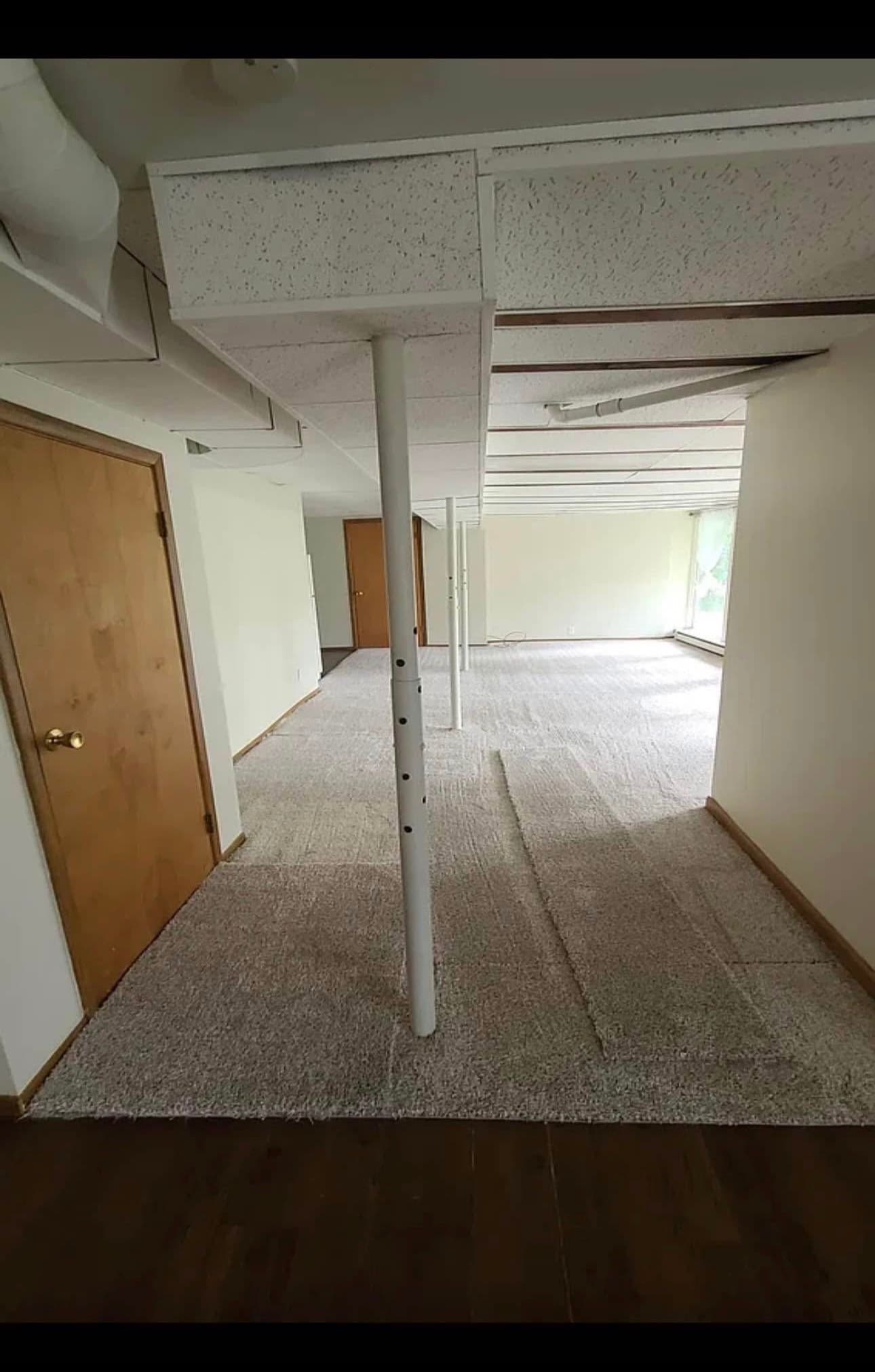 Building Photo - 6015 N River Rd