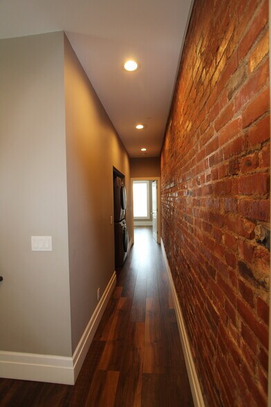 Building Photo - 164 N 18th St