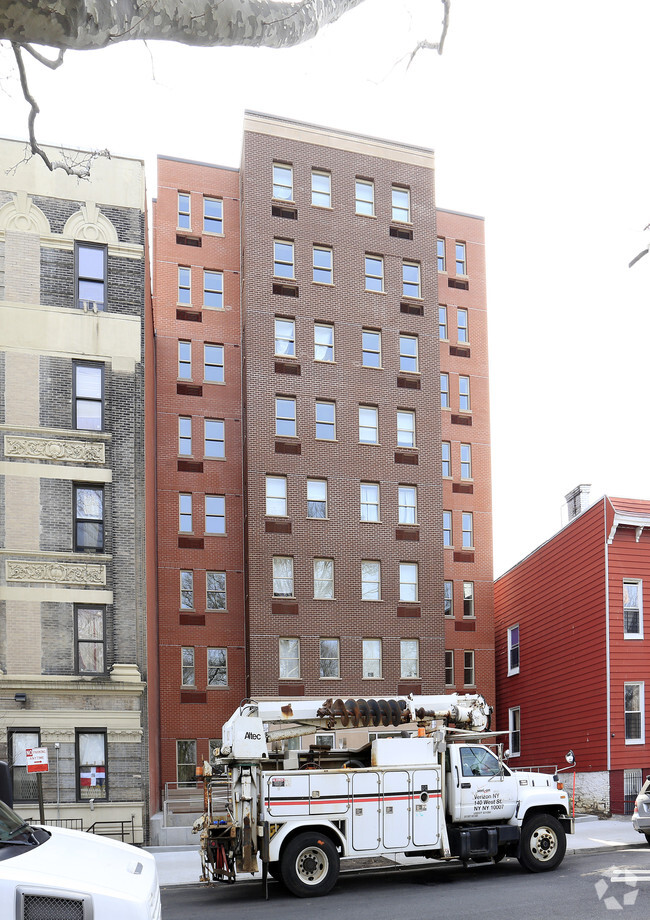 Building Photo - 1422 Crotona Park East