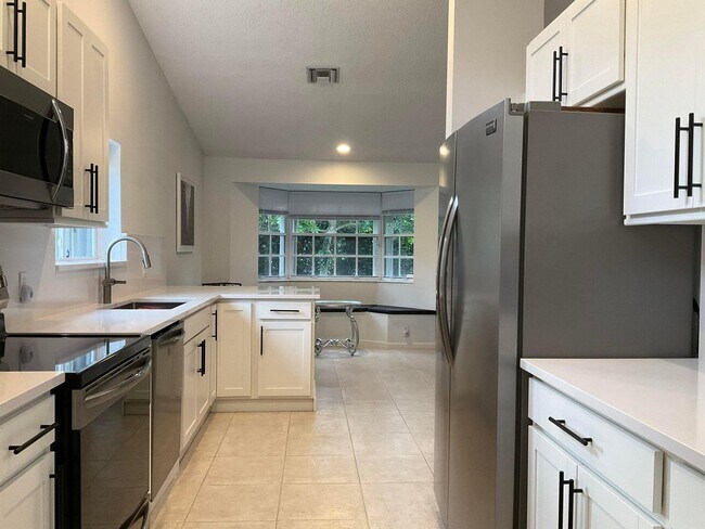 Building Photo - 12402 Dogleg Dr