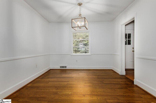 Building Photo - 600 University Ridge
